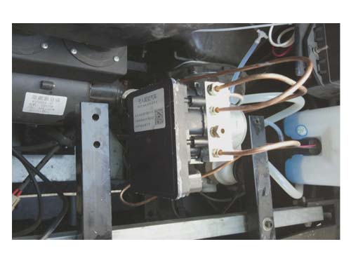 無人駕駛自動制動測試與開發實驗平臺(圖2) 無人駕駛汽車教學設備